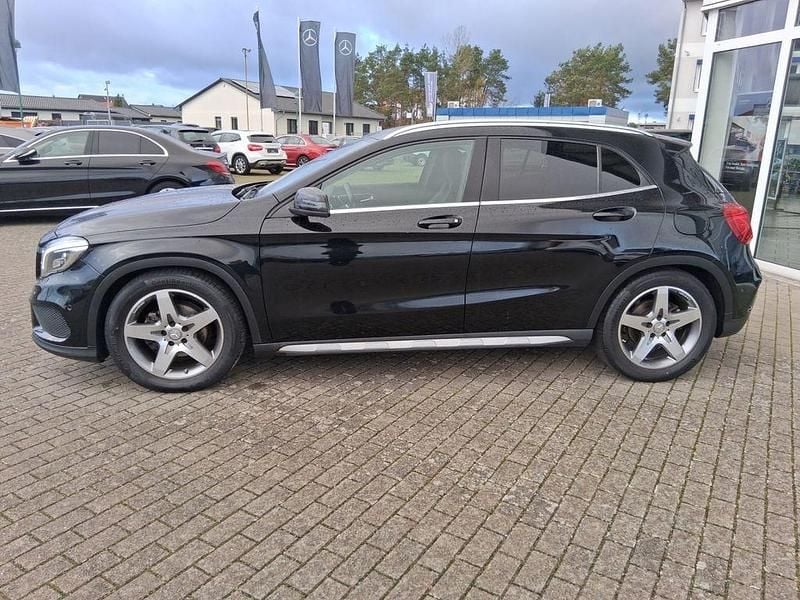 Gebraucht Mercedes GLA180 AMG line 122 PS (89 kW) 2015 Schwarz SUV