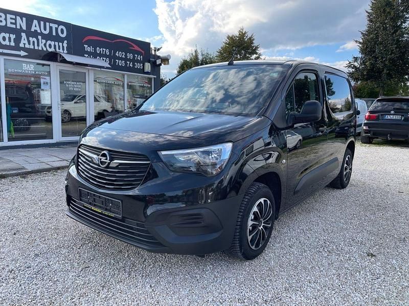 Schwarz Gebraucht 2020 Opel Combo Selection Van / Kleinbus | 11.400 € (Guter Preis) - Bild 1/4