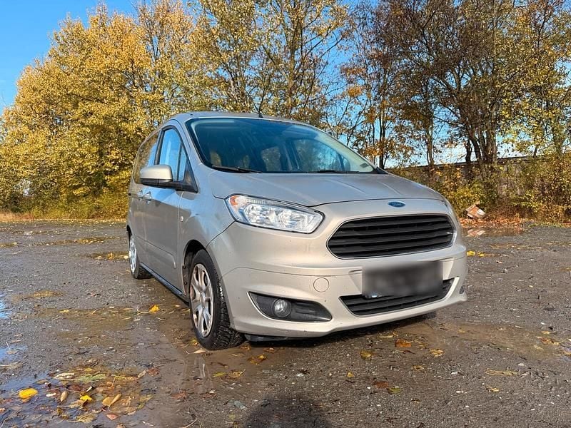 Grau Gebraucht 2014 Ford Tourneo Courier Van / Kleinbus | 5.900 € - Bild 1/4