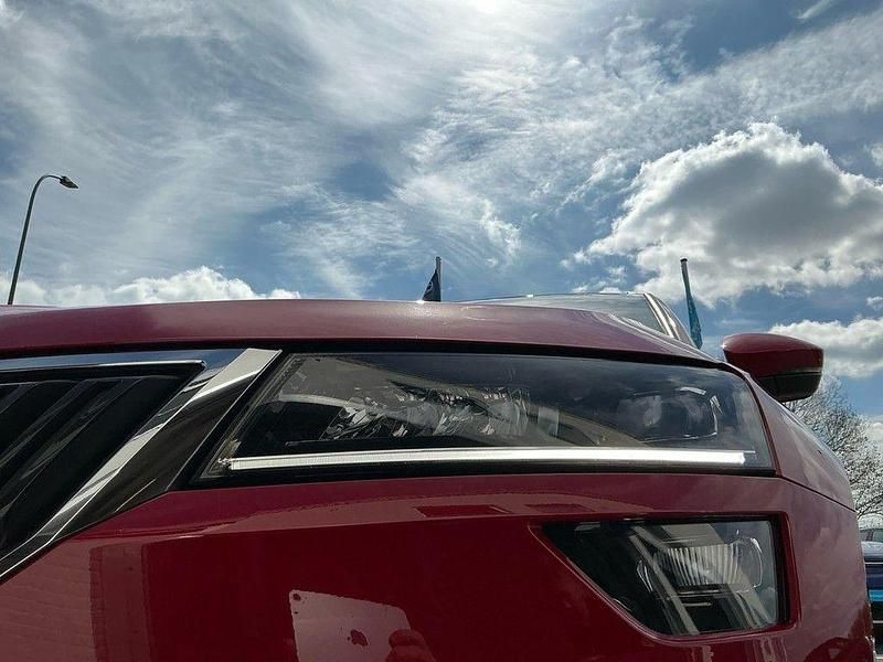 Gebraucht Skoda Karoq Clever 150 PS (110 kW) 2021 Rot SUV