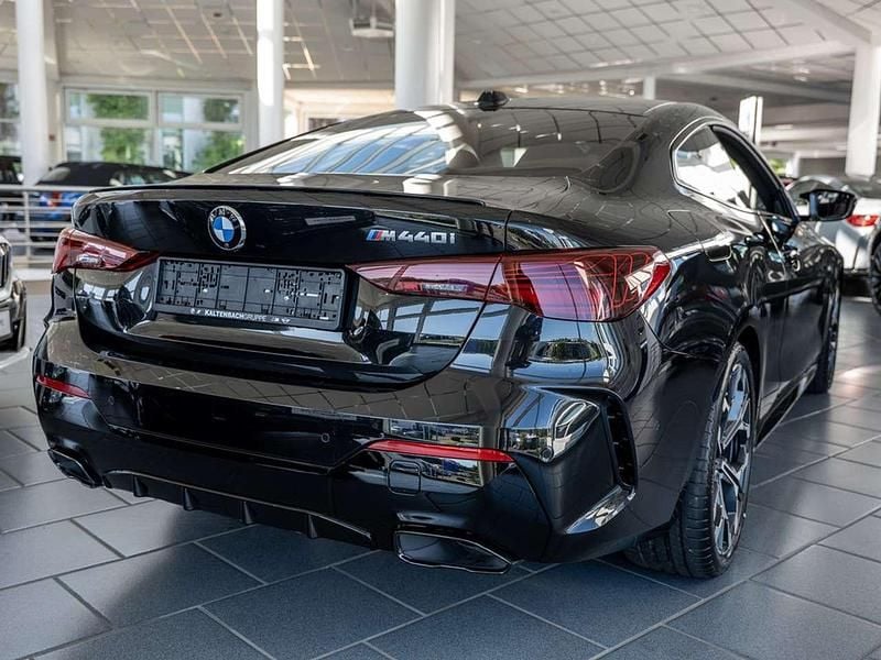 Neu BMW 440 374 PS (275 kW) 2026 Black sapphire Coupé