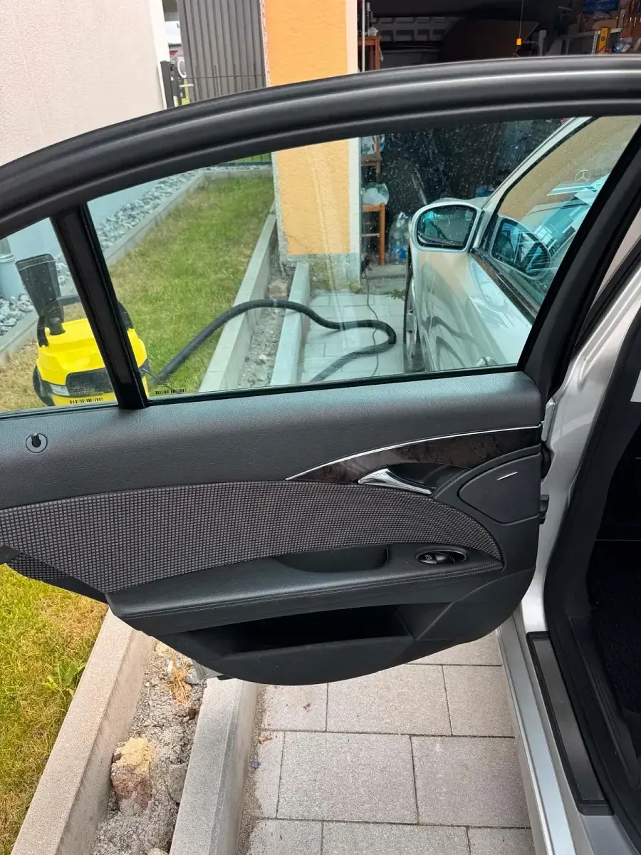 Gebraucht Mercedes E220 Avantgarde 150 PS (110 kW) 2004 Silber Limousine