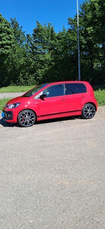 Rot Gebraucht 2022 VW up! GTI Kleinwagen | 18.000 € (Etwas zu teuer) - Bild 1/4