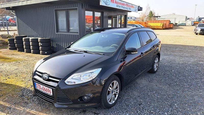 Gebraucht Ford Focus Trend 125 PS (91 kW) 2014 Schwarz Kombi