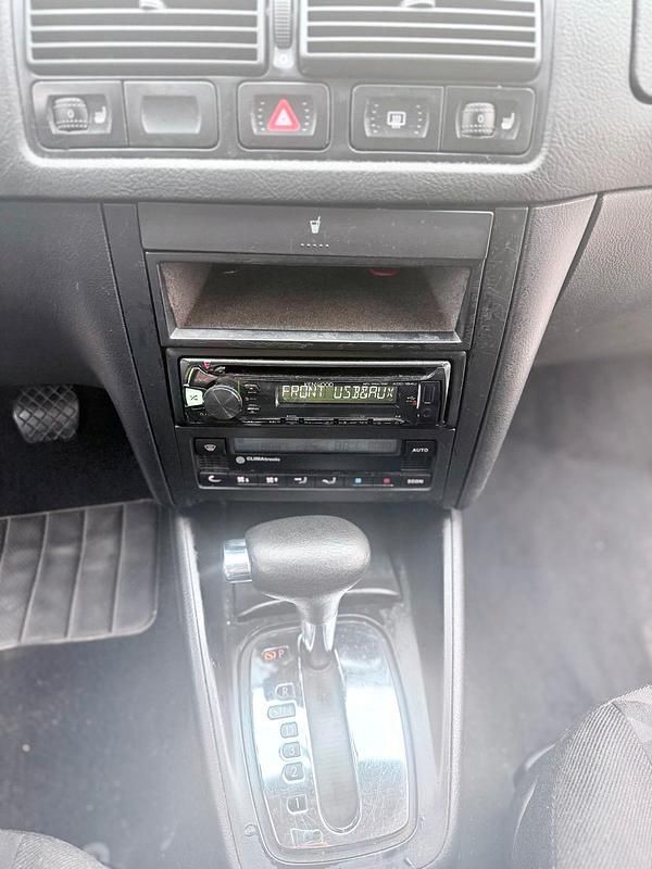 Gebraucht VW Golf IV 101 PS (74 kW) 1998 Silber Kleinwagen