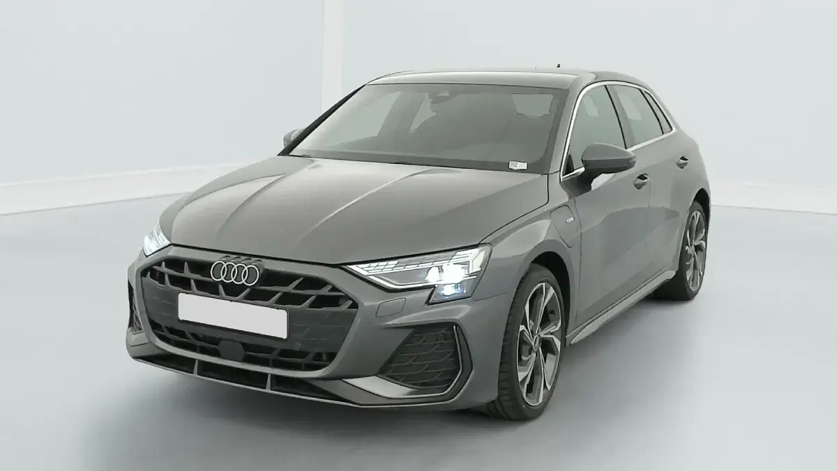 Gebraucht Audi A3 S-Line 150 PS (110 kW) 2025 Gris daytona Limousine