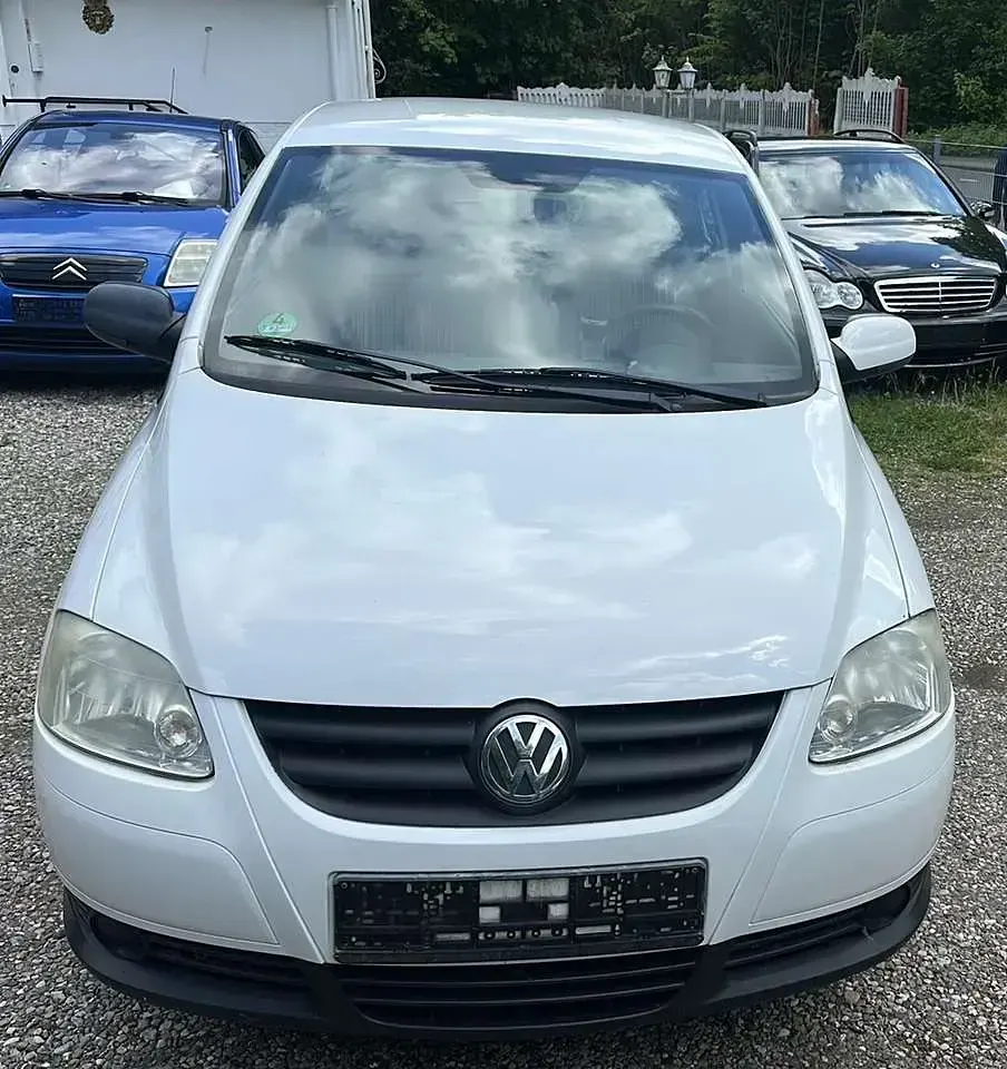 Gebraucht VW Fox Basis 54 PS (39 kW) 2005 Candyweiß Kleinwagen