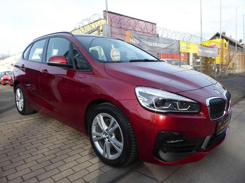 Gebraucht BMW 218 140 PS (102 kW) 2019 Flamencorot brillant Van / Kleinbus