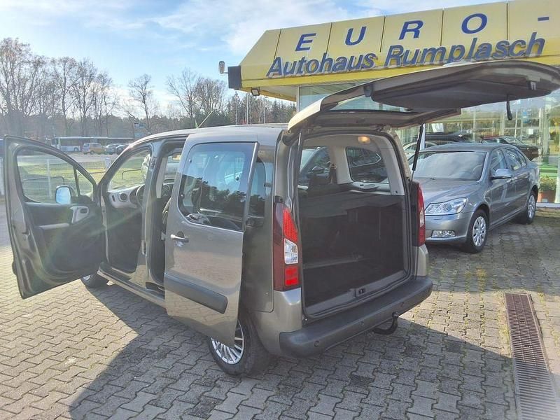 Gebraucht Peugeot TePee Active 120 PS (88 kW) 2013 Nocciola/ metallic (metallic) Kombi