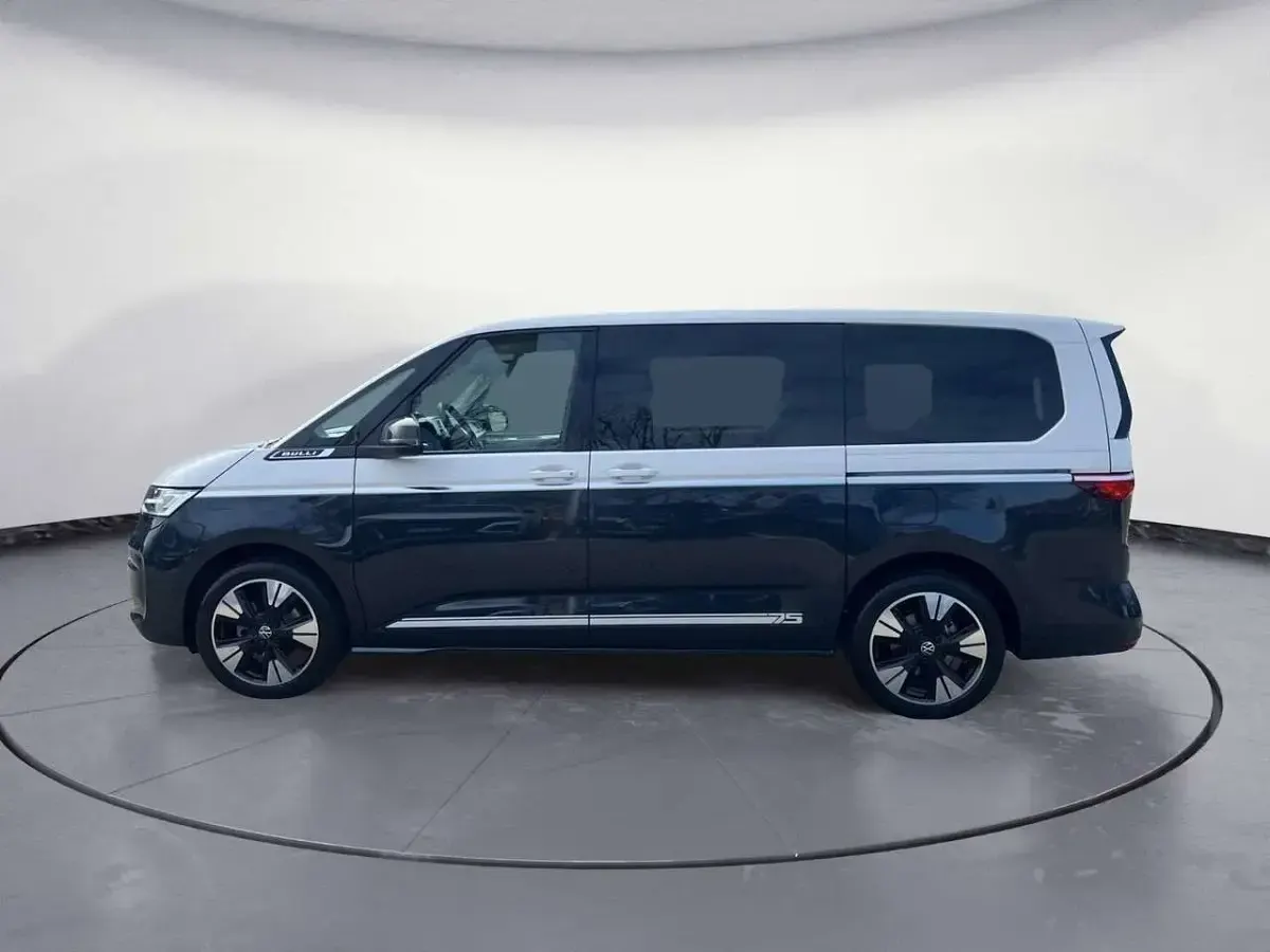 Neu VW Multivan Life 150 PS (110 kW) 2026 Candyweiß/ starlight blue met Van / Kleinbus