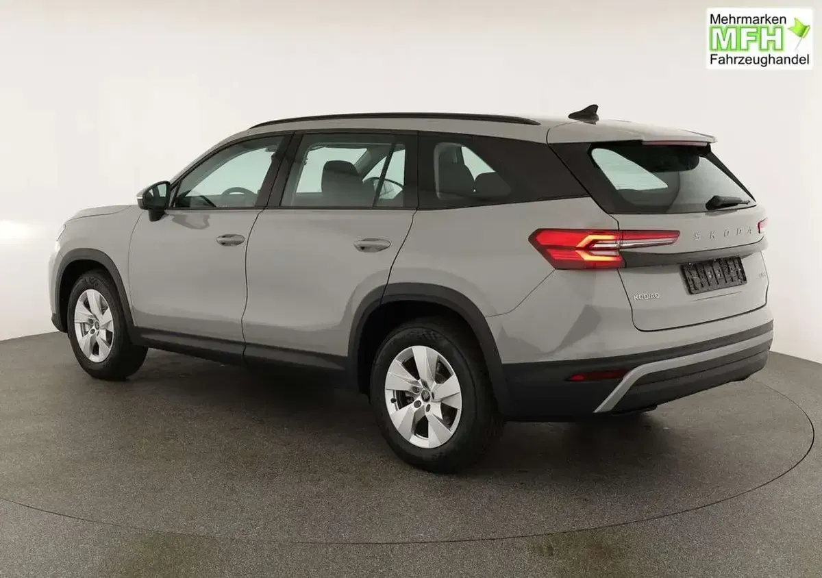 Neu Skoda Kodiaq Selection 150 PS (110 kW) 2026 Stahl grau SUV