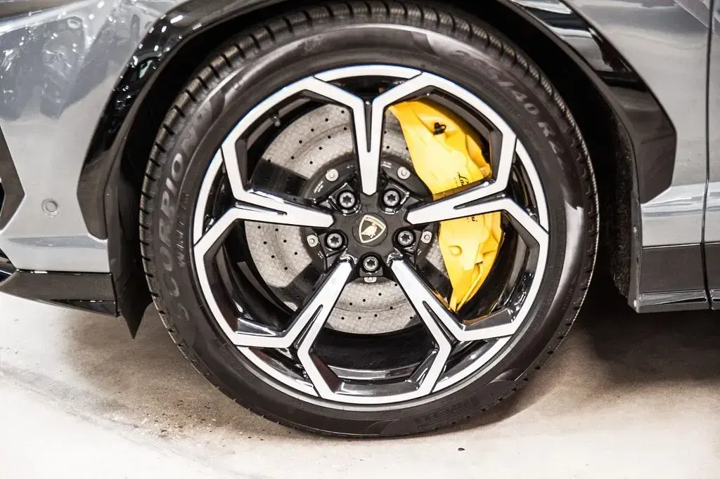 Second-hand Lamborghini Urus 650 CP (478 kW) 2021 Gri SUV