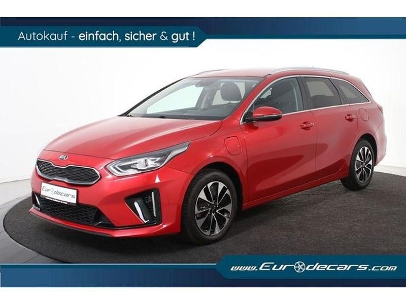 Rot (metallic) Gebraucht 2021 Kia Ceed Kombi | 18.400 € (Fairer Preis) - Bild 1/4