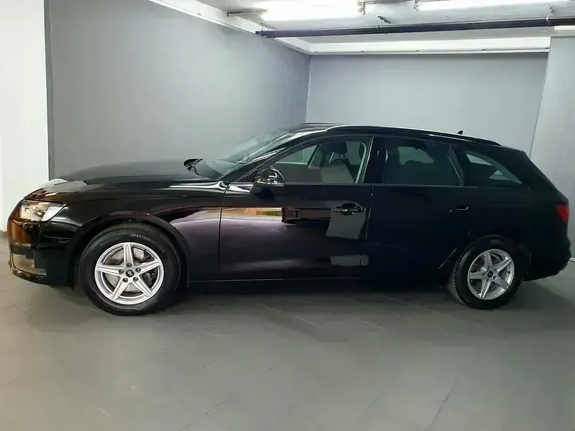 Gebraucht Audi A4 Design 163 PS (119 kW) 2022 Brillantschwarz Kombi
