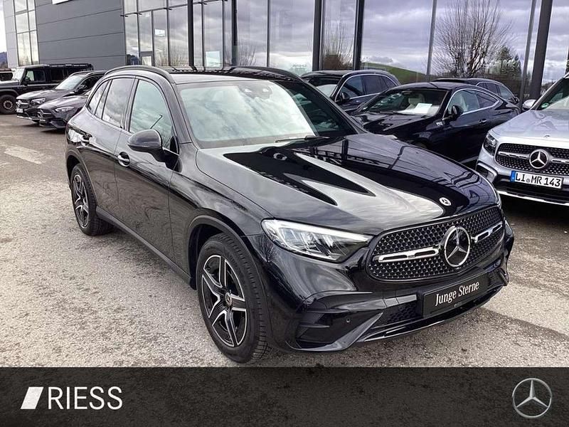 Gebraucht Mercedes GLC220 AMG 197 PS (144 kW) 2025 Metalliclack obsidianschwarz SUV