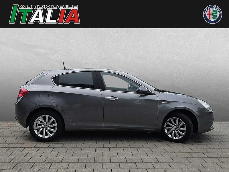 Gebraucht Alfa Romeo Giulietta Turismo 170 PS (125 kW) 2016 Grau Kleinwagen