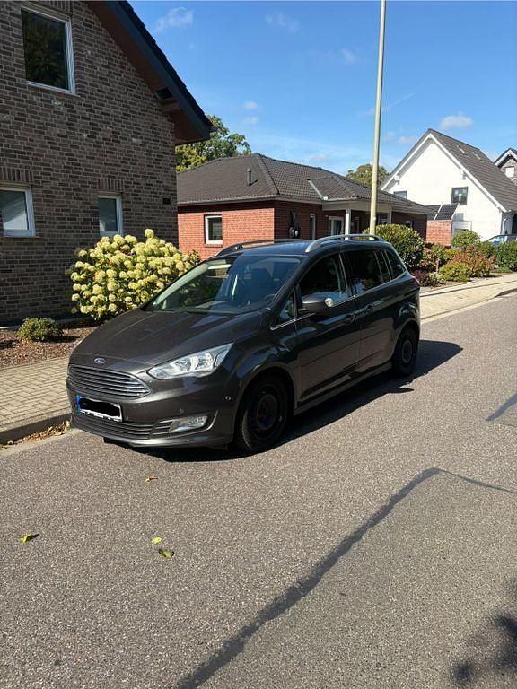Grau Gebraucht 2017 Ford Grand C-Max Titanium Van / Kleinbus | 10.400 € (Fairer Preis) - Bild 1/4
