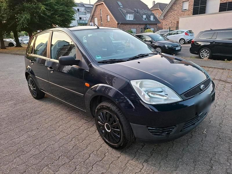 Blau Gebraucht 2005 Ford Fiesta Kleinwagen | 1.190 € (Fairer Preis) - Bild 1/4