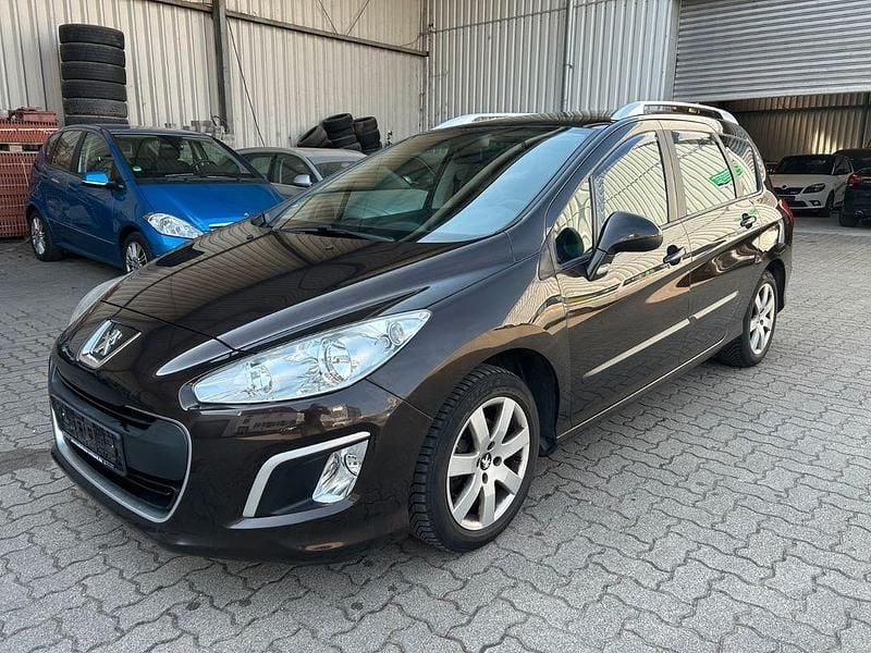 Gebraucht Peugeot 308 SW Access 92 PS (67 kW) 2011 Kombi