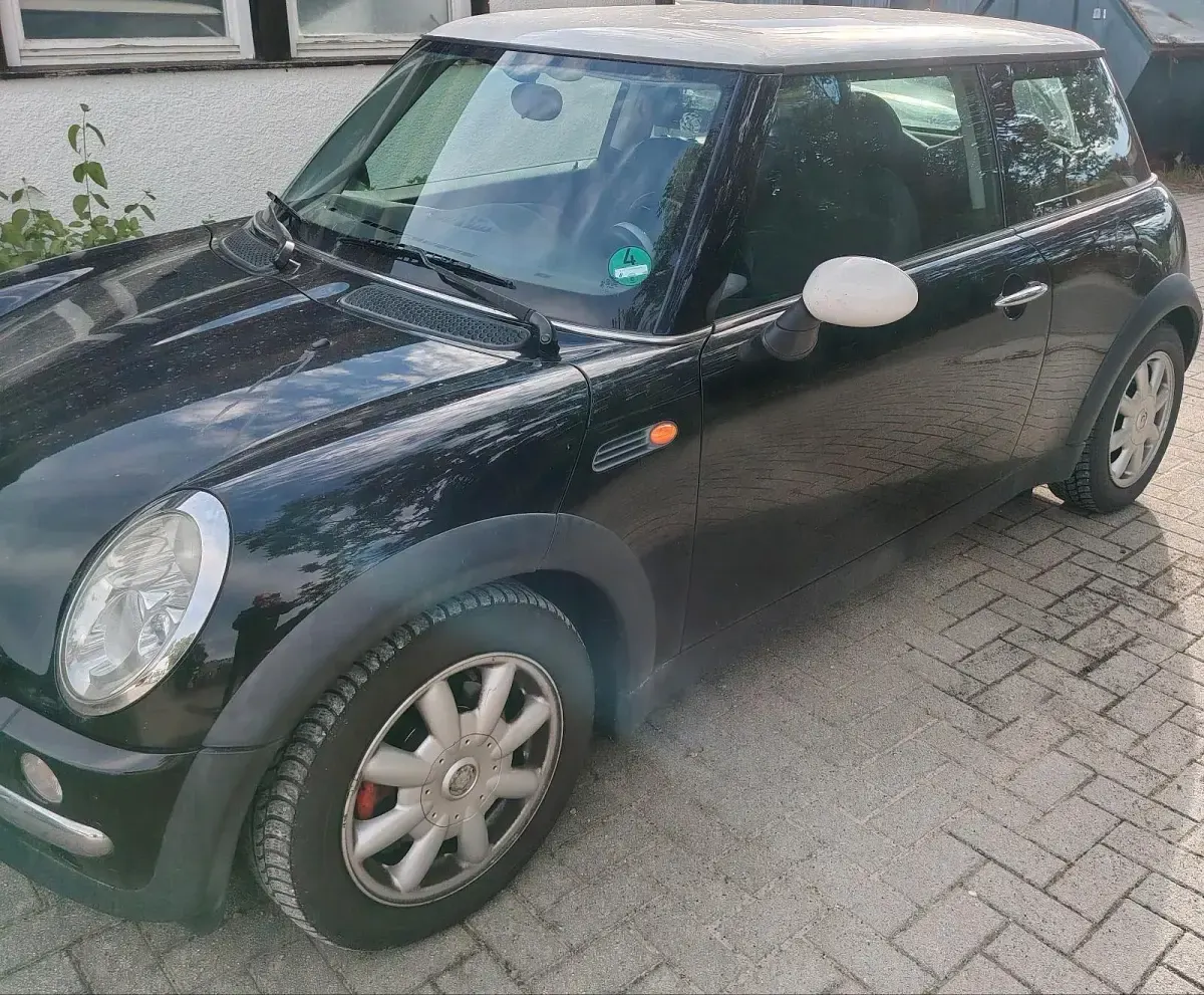 Käytetty Mini Cooper 116 HP (85 kW) 2004 Musta Viistoperä