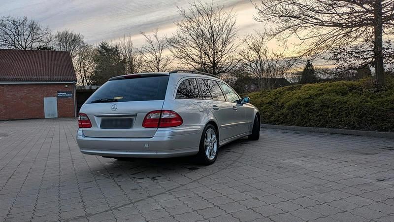 Gebraucht Mercedes E200 Avantgarde 163 PS (119 kW) 2004 Silber Kombi