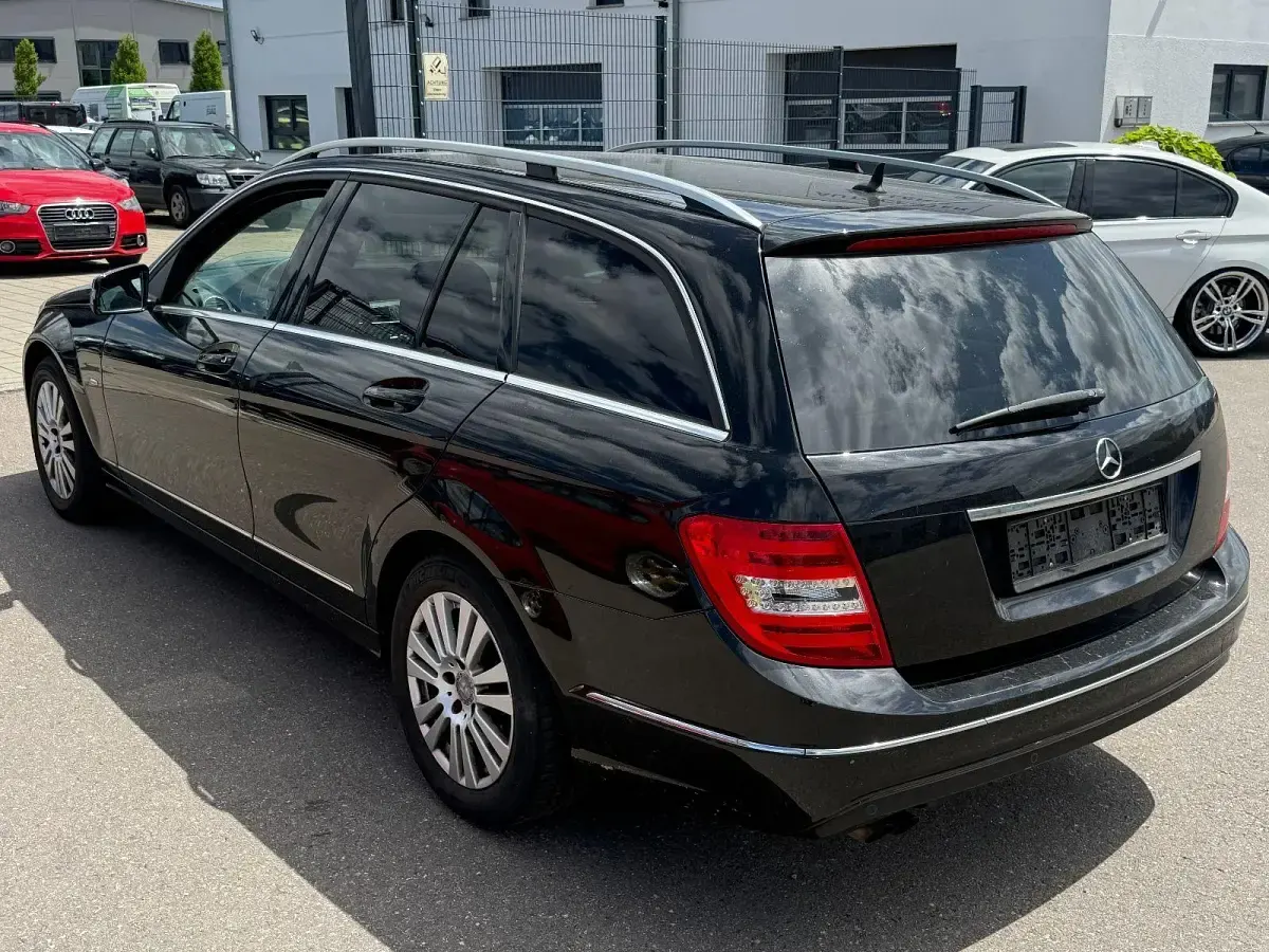 Gebraucht Mercedes C200 136 PS (100 kW) 2011 Schwarz Kombi