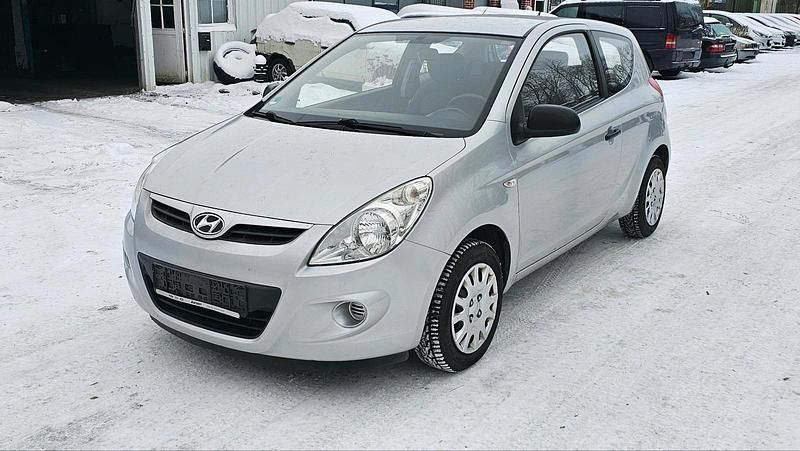 Gebraucht Hyundai i20 77 PS (56 kW) 2010 Grau Kleinwagen