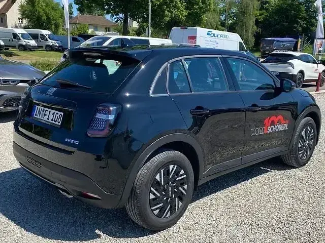 Gebraucht Fiat 600 136 PS (100 kW) 2025 Schwarz SUV