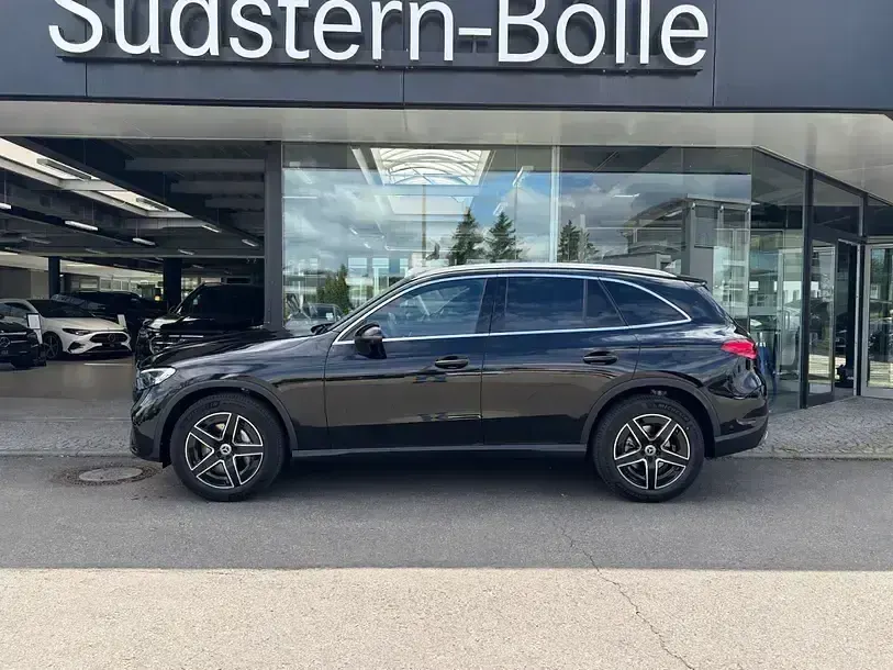 Gebraucht Mercedes GLC200 AMG 163 PS (119 kW) 2026 Schwarz SUV