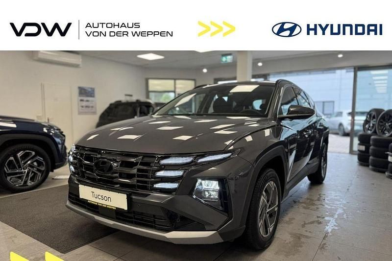 Grau Neu 2025 Hyundai Tucson Select SUV | 33.990 € (Superpreis) - Bild 1/4