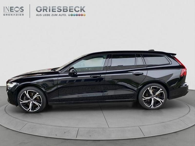 Gebraucht Volvo V60 Plus 455 PS (334 kW) 2022 Onyx black / metallic Kombi