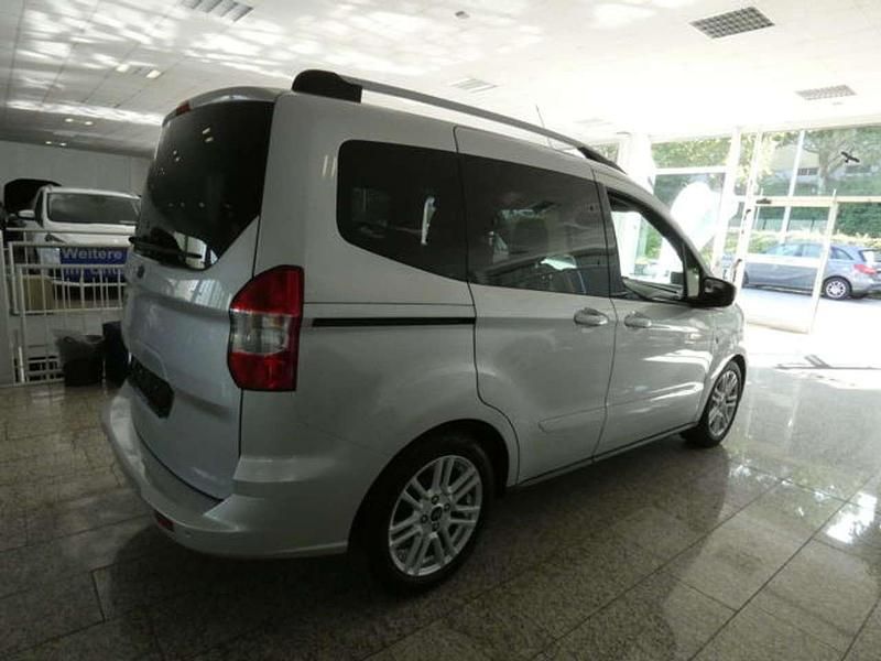 Gebraucht Ford Tourneo Titanium 101 PS (74 kW) 2019 Silber Kombi