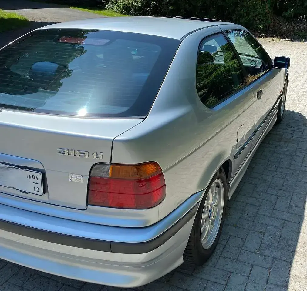 Gebraucht BMW 318 Compact Sport Line 140 PS (102 kW) 1998 Silber Kleinwagen