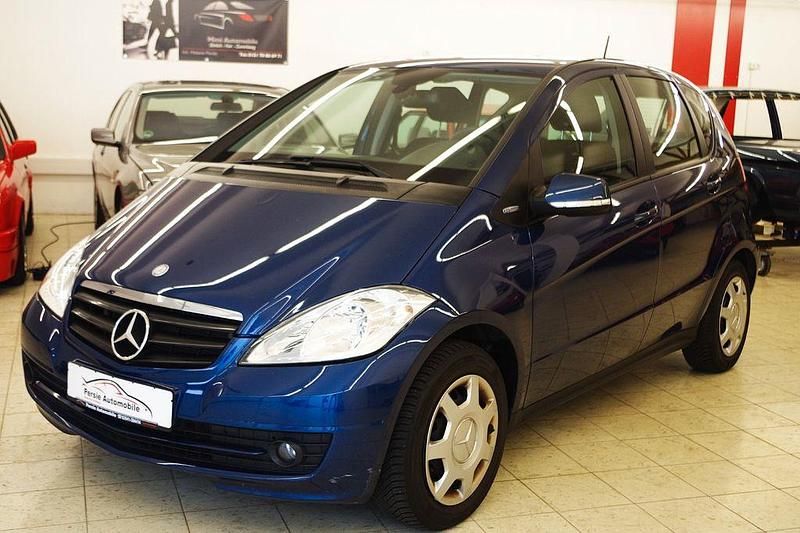 Blau Gebraucht 2012 Mercedes A160 Limousine | 5.400 € (Teuer) - Bild 1/4