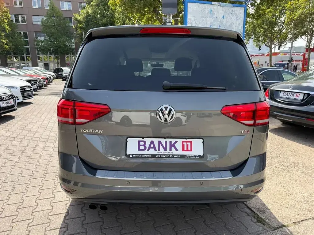 Gebraucht VW Touran Highline 150 PS (110 kW) 2017 Grau Van / Kleinbus