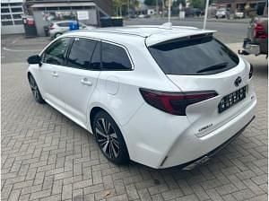 Neu Toyota Corolla 179 PS (131 kW) 2026 Weiß (super white 2) Kombi