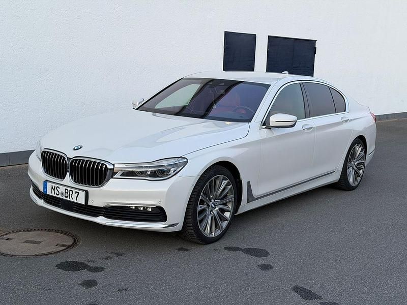 Gebraucht BMW 750 Performance 400 PS (294 kW) 2017 Weiß Limousine