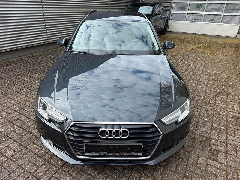 Second-hand Audi A4 Basis 150 CP (110 kW) 2017 Gri Break