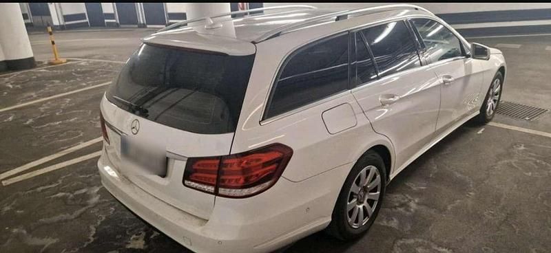Używany Mercedes E220 Avantgarde 170 KM (125 kW) 2015 Kombi