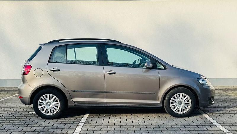 Gebraucht VW Golf Plus Cross Trendline 105 PS (77 kW) 2011 Braun Van / Kleinbus