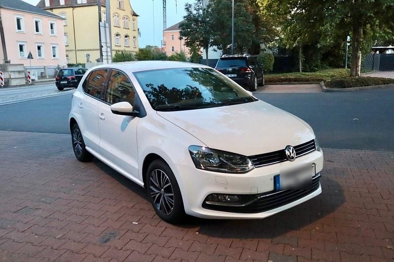 Weiß Gebraucht 2017 VW Polo Allstar Kleinwagen | 5.900 € (Guter Preis) - Bild 1/4