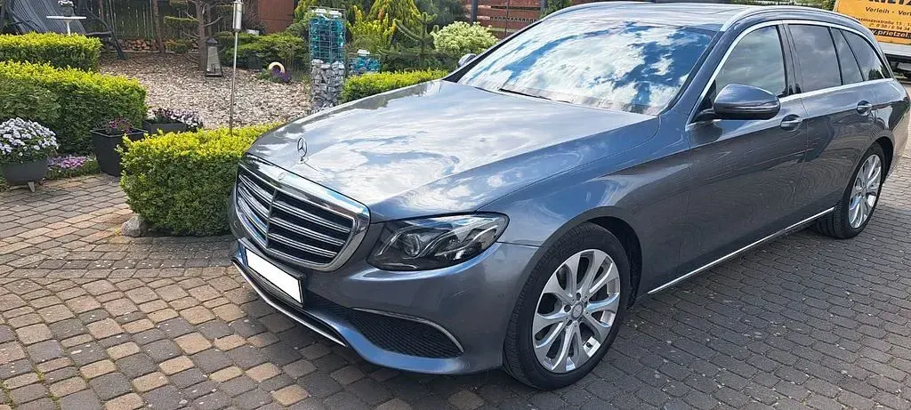 Gebraucht Mercedes E250 211 PS (155 kW) 2016 Grau Limousine