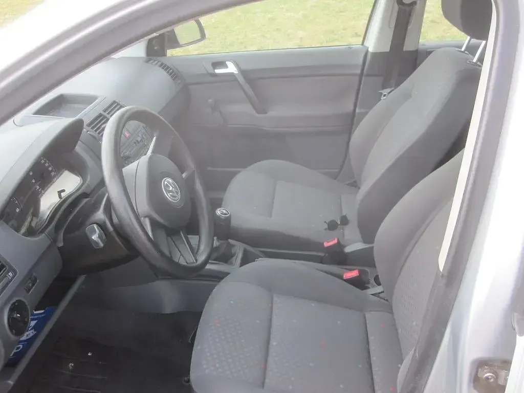 Gebraucht VW Polo Basis 64 PS (47 kW) 2005 Silber Kleinwagen