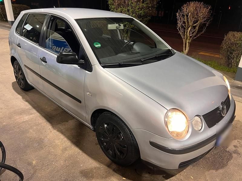 Gebraucht VW Polo 64 PS (47 kW) 2005 Silber Kleinwagen