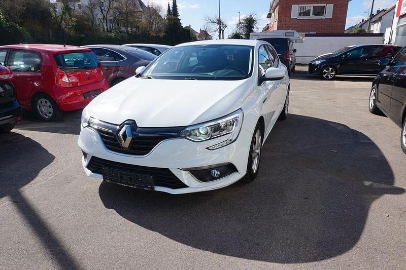 Gebraucht Renault Mégane IV Experience 101 PS (74 kW) 2016 Weiß Limousine