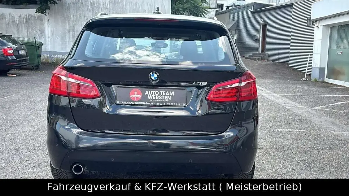 Gebraucht BMW 216 Active Tourer Advantage 116 PS (85 kW) 2016 Saphirschwarz Van / Kleinbus