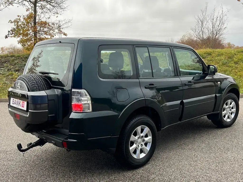 Gebraucht Mitsubishi Pajero 190 PS (139 kW) 2018 Grün SUV