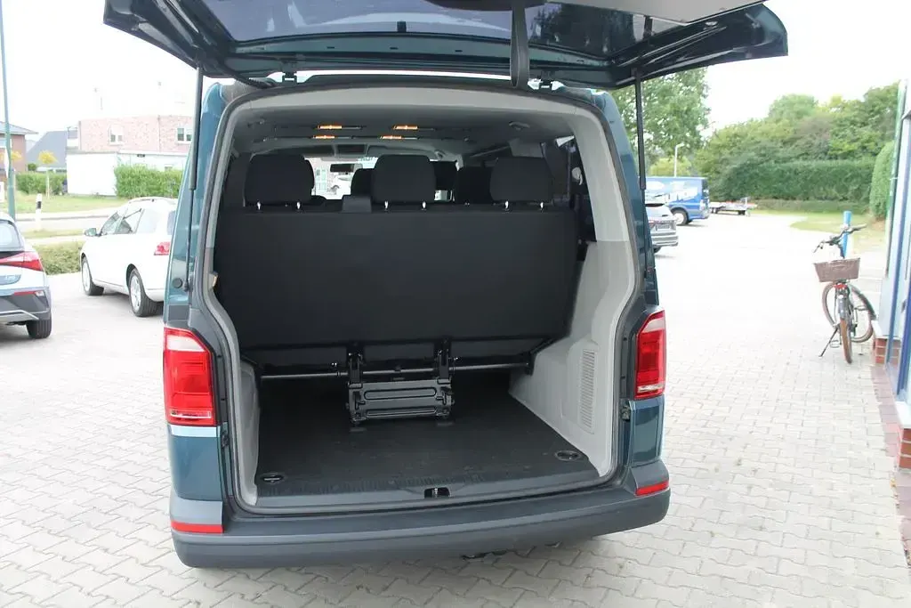 Gebraucht VW Caravelle 102 PS (75 kW) 2018 Grün Van