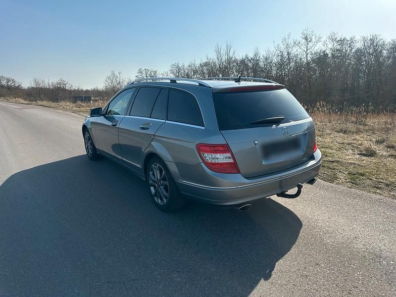 Gebraucht Mercedes C320 224 PS (164 kW) 2009 Grau Kombi