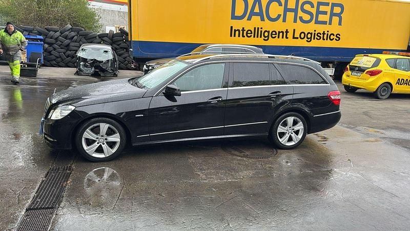 Usata Mercedes E300 231 CV (169 kW) 2011 Nero Station wagon